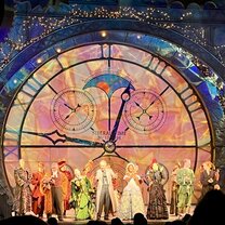 The cast of Wicked taking a bow